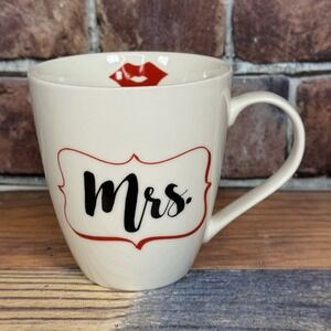 Pfaltzgraff  Mrs. Mug Lipstick Kiss Bridal Wedding 18oz Porcelain NEW NWT
